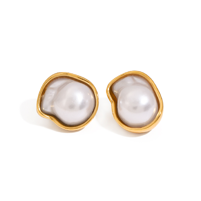 Aurora Baroque Ring by Lucy Luna Jewellery, alternate view 3
